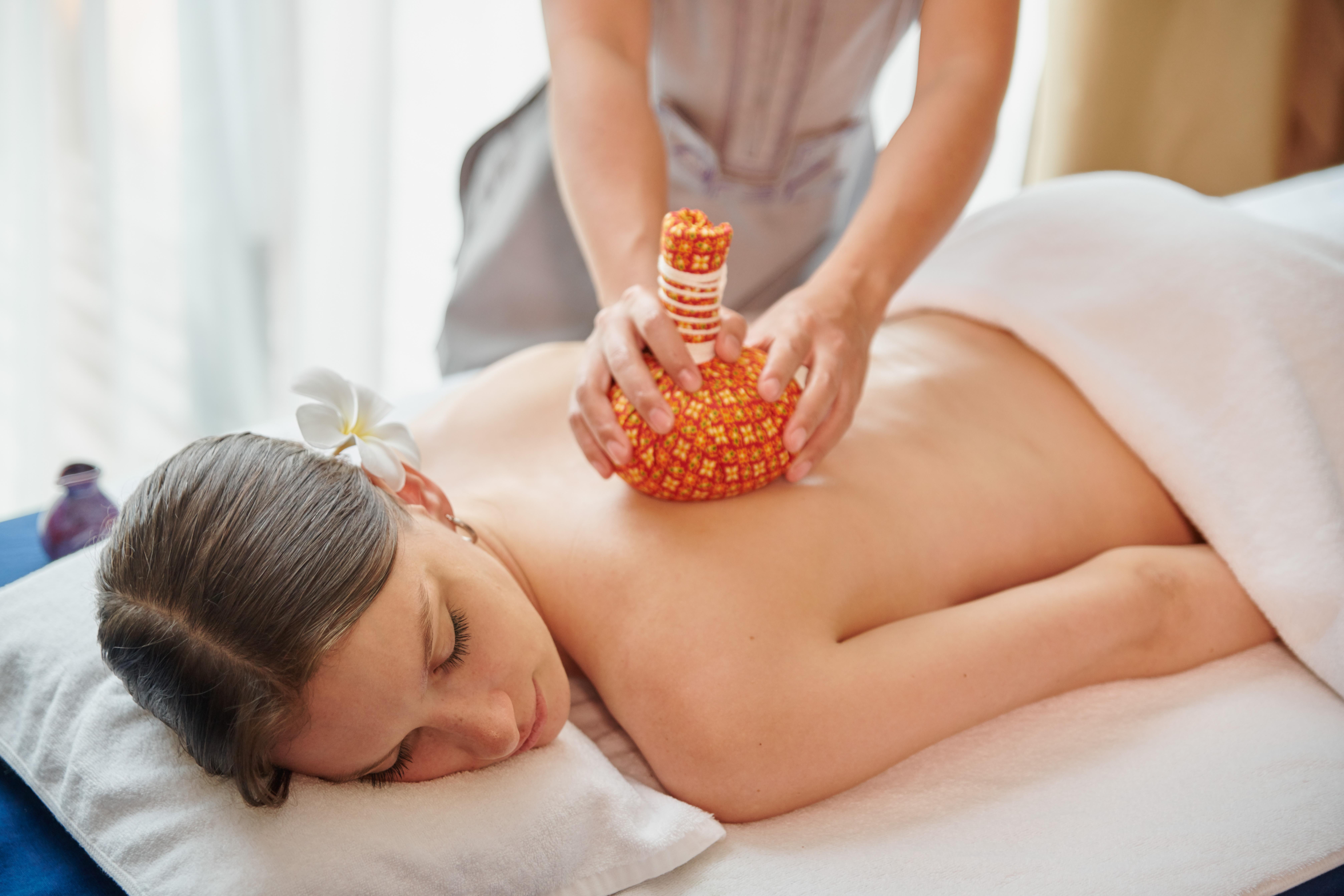 Salinda Resort Phu Quoc - Sparkling Wine Breakfast Екстер'єр фото Thai massage with hot herbal compress