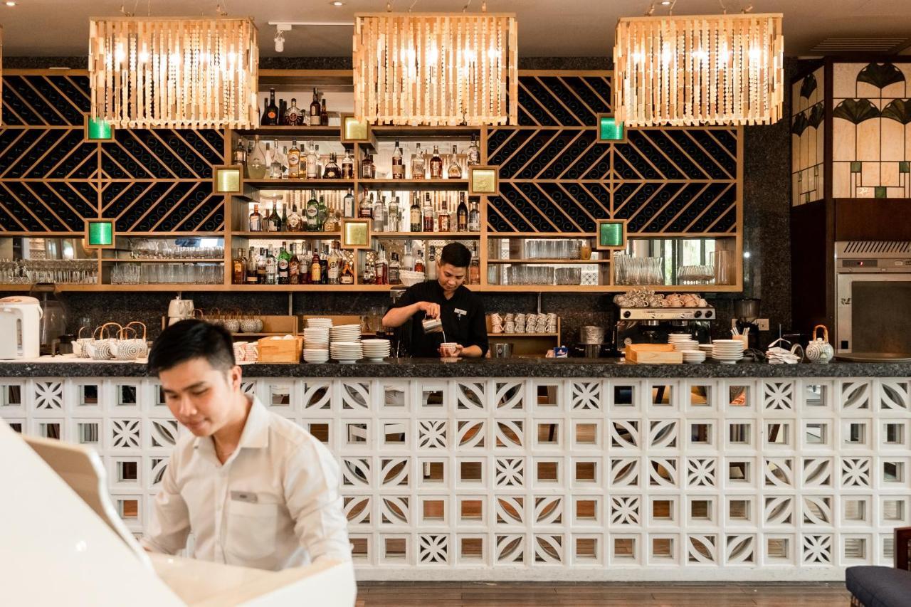 Salinda Resort Phu Quoc - Sparkling Wine Breakfast Екстер'єр фото The bar at the restaurant